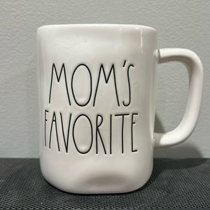 Rae Dunn Mom’s Favorite Mug